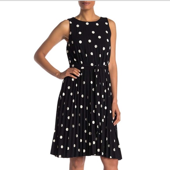 T Tahari Dresses & Skirts - 🆕Tahari polka dot pleated sleeveless dress